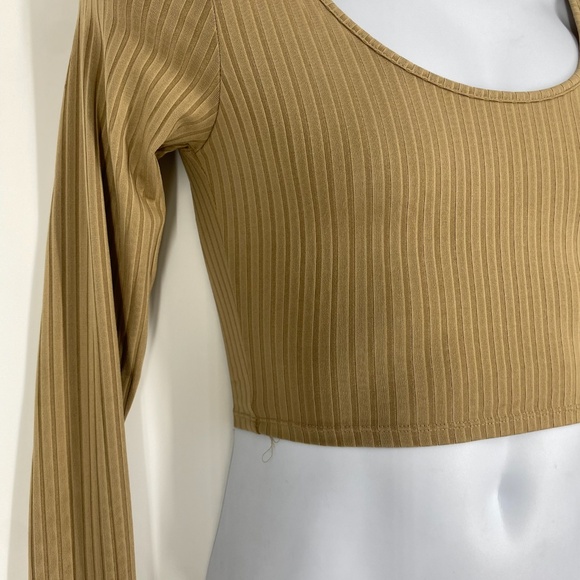 Forever 21 Tan Ribbed Long Sleeve Open-Back Crop Top – Size S - Picture 3 of 4